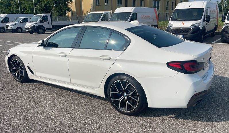 
								BMW-520 M X-DRIVE full									