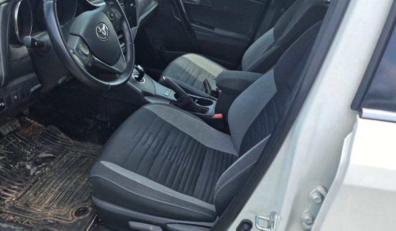 
								TOYTA AURIS full									