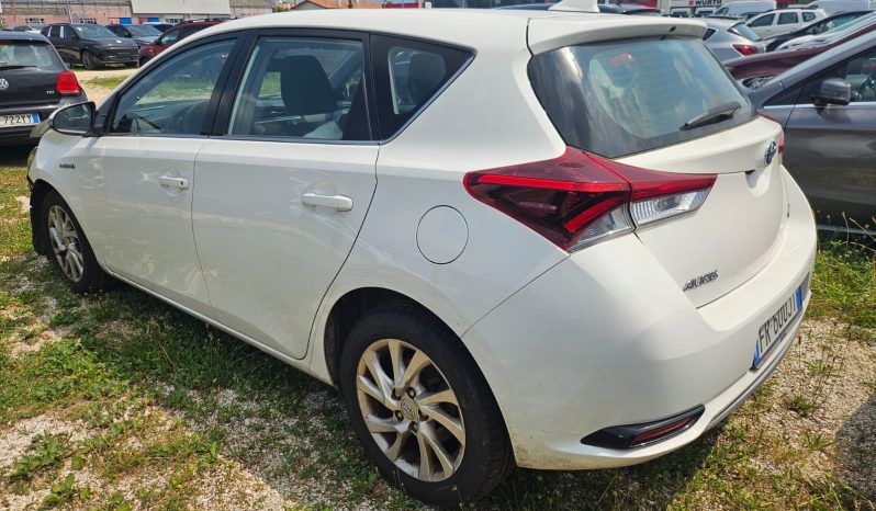 
								TOYTA AURIS full									