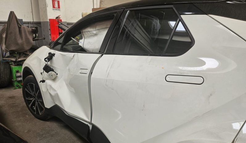 
								TOYOTA CHR full									