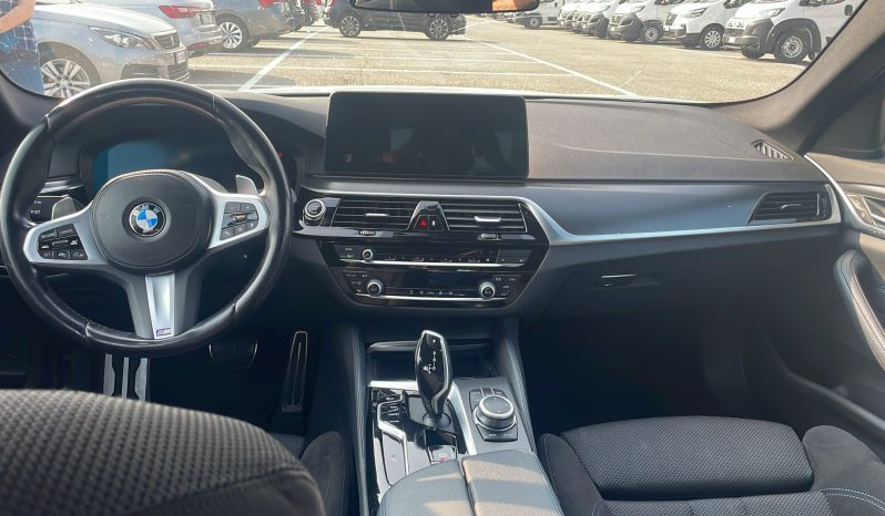 
								BMW-520 M X-DRIVE full									