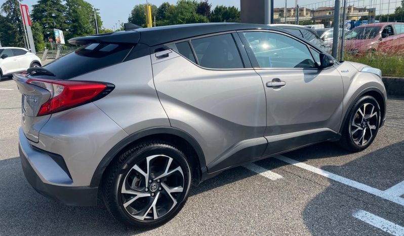 
								TOYOTA CHR full									