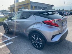 
										TOYOTA CHR full									