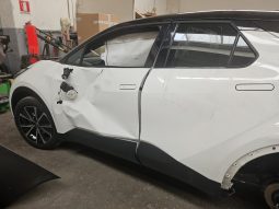 
										TOYOTA CHR full									