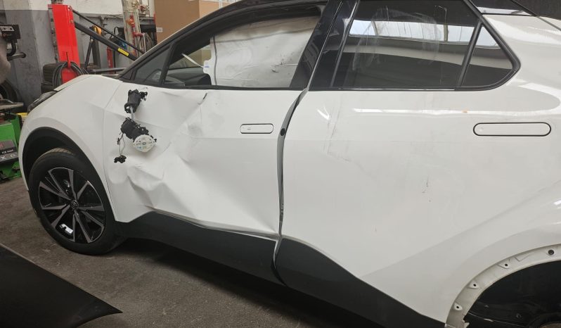
								TOYOTA CHR full									