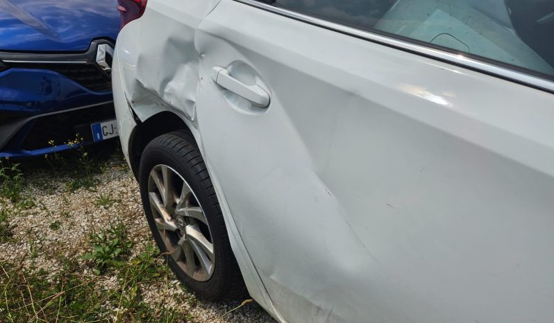 
								TOYTA AURIS full									
