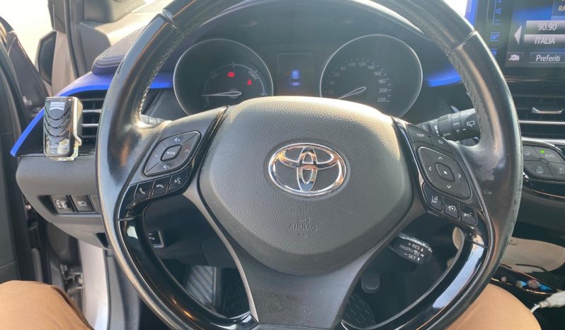 
								TOYOTA CHR full									