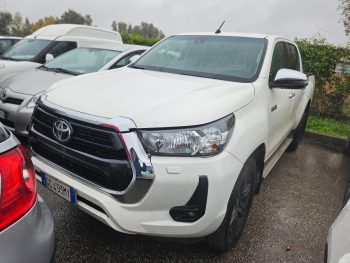 TOYTOA HILUX