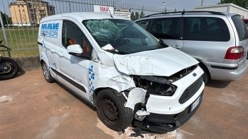 FORD TRANSIT COURIER